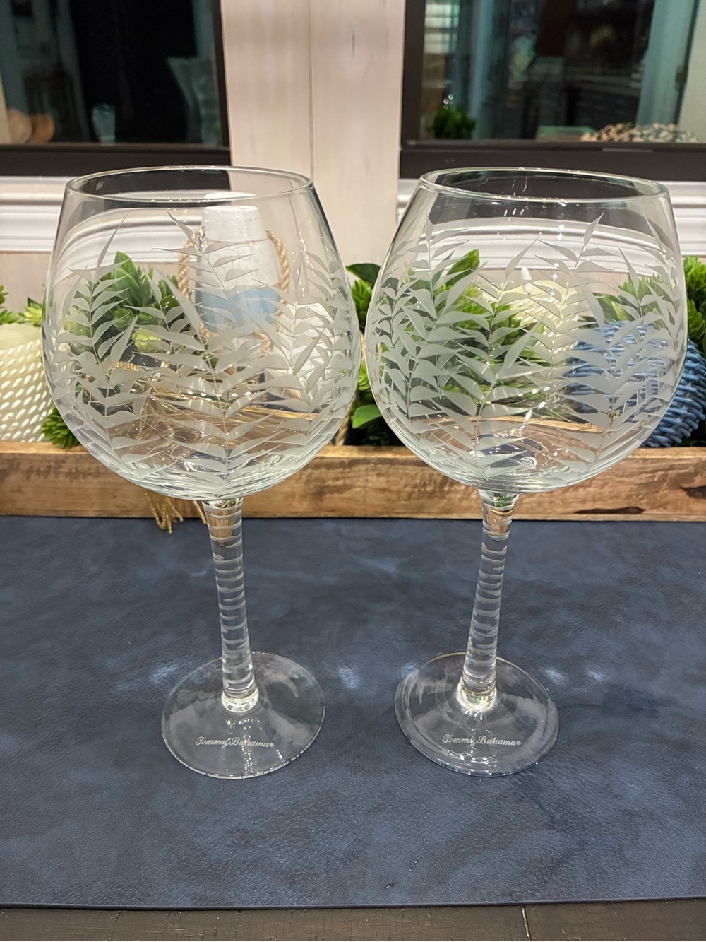 Tommy Bahama Palm Tree Wine Glasses – Set of 2